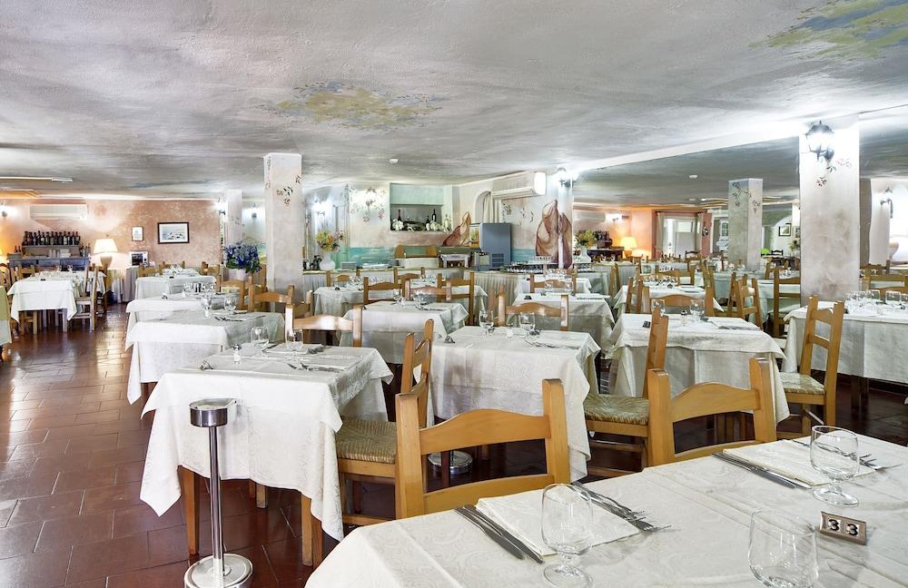 Colonna Beach Hotel Marinella Маринела Екстериор снимка