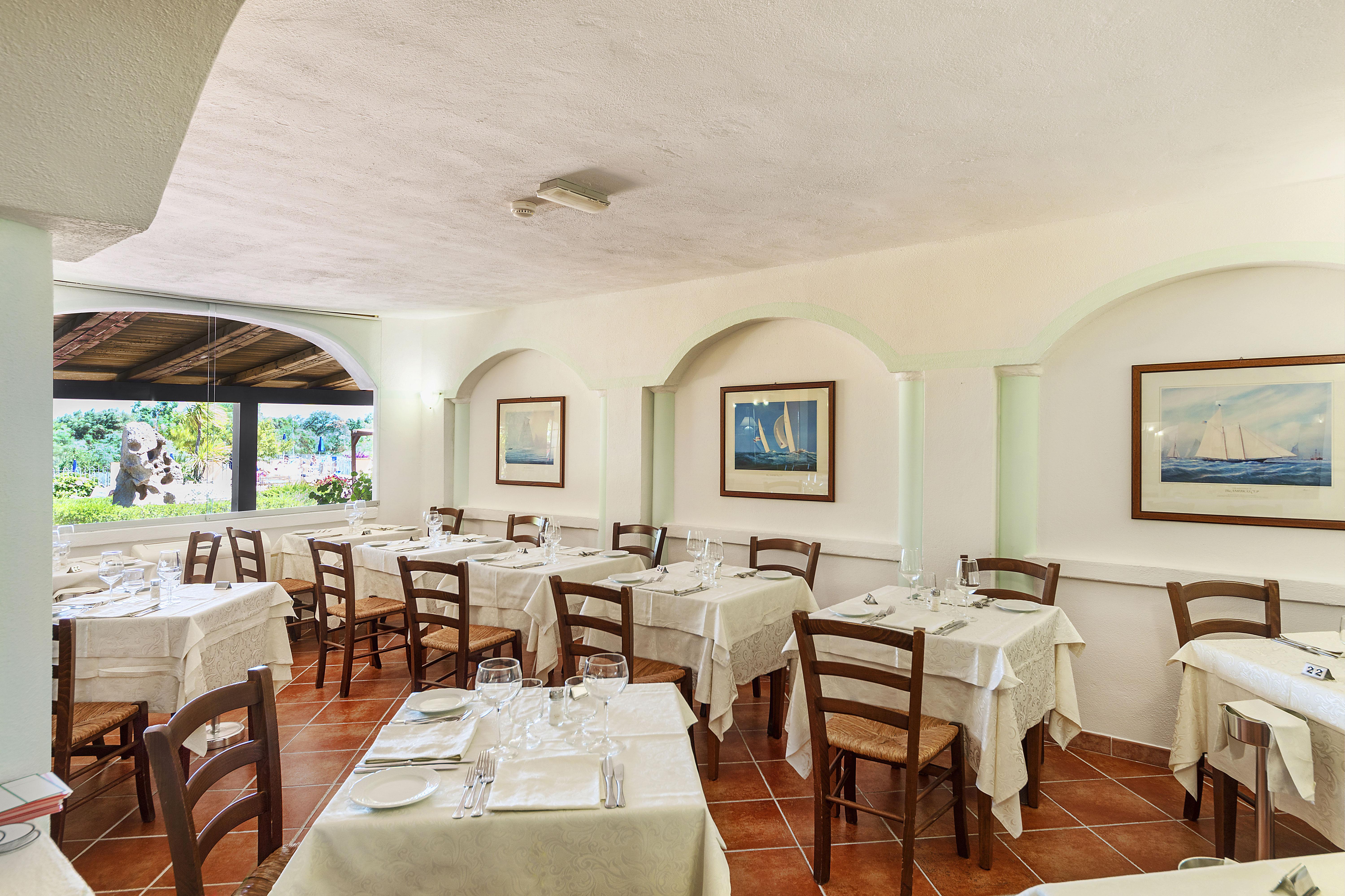 Colonna Beach Hotel Marinella Маринела Екстериор снимка